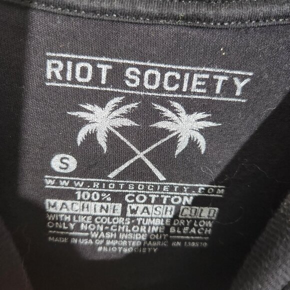 Riot Society Shirt Mens Small Black Japanese Wave Hula Girl Graphic Made USA - Picture 2 of 9